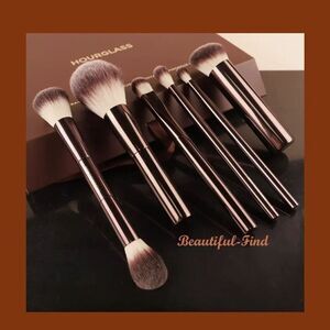 NIB Hourglass Set of 7 Travel Brush Set with Vegan Leather Case